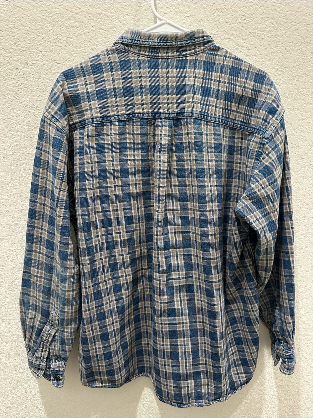 Vintage L.L. Bean Men's Blue and Cream Plaid Button-Down Shirt - Picture 3 of 4